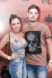 
<a style='margin-left: 5px;' class='btn btn-xs btn-social btn-facebook' href='https://www.facebook.com/sharer/sharer.php?u=https://www.galeramix.com.br/imagem/a12/800-800-90/conteudo/site_galerias/12/img1523.jpg' rel='popup' data-width='500' data-height='400'><i class='fa fa-facebook'></i>Compartilhar <span class='hidden-xs'>no Facebook</span>
</a> 
<a class='btn btn-default btn-xs' target='_blank' href='imagem/a12/800-800-90/conteudo/site_galerias/12/img1523.jpg'>
<span class='glyphicon glyphicon-cloud-download'></span> Salvar
</a>
