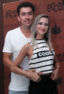 
<a style='margin-left: 5px;' class='btn btn-xs btn-social btn-facebook' href='https://www.facebook.com/sharer/sharer.php?u=https://www.galeramix.com.br/imagem/a12/800-800-90/conteudo/site_galerias/12/img1530.jpg' rel='popup' data-width='500' data-height='400'><i class='fa fa-facebook'></i>Compartilhar <span class='hidden-xs'>no Facebook</span>
</a> 
<a class='btn btn-default btn-xs' target='_blank' href='imagem/a12/800-800-90/conteudo/site_galerias/12/img1530.jpg'>
<span class='glyphicon glyphicon-cloud-download'></span> Salvar
</a>
