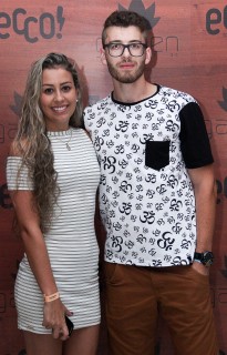 
<a style='margin-left: 5px;' class='btn btn-xs btn-social btn-facebook' href='https://www.facebook.com/sharer/sharer.php?u=https://www.galeramix.com.br/imagem/a12/800-800-90/conteudo/site_galerias/12/img1537.jpg' rel='popup' data-width='500' data-height='400'><i class='fa fa-facebook'></i>Compartilhar <span class='hidden-xs'>no Facebook</span>
</a> 
<a class='btn btn-default btn-xs' target='_blank' href='imagem/a12/800-800-90/conteudo/site_galerias/12/img1537.jpg'>
<span class='glyphicon glyphicon-cloud-download'></span> Salvar
</a>
