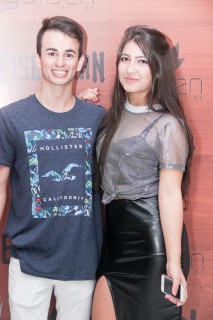 
<a style='margin-left: 5px;' class='btn btn-xs btn-social btn-facebook' href='https://www.facebook.com/sharer/sharer.php?u=https://www.galeramix.com.br/imagem/a12/800-800-90/conteudo/site_galerias/12/img1556.jpg' rel='popup' data-width='500' data-height='400'><i class='fa fa-facebook'></i>Compartilhar <span class='hidden-xs'>no Facebook</span>
</a> 
<a class='btn btn-default btn-xs' target='_blank' href='imagem/a12/800-800-90/conteudo/site_galerias/12/img1556.jpg'>
<span class='glyphicon glyphicon-cloud-download'></span> Salvar
</a>
