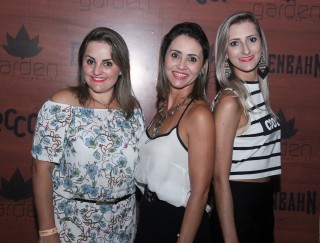 
<a style='margin-left: 5px;' class='btn btn-xs btn-social btn-facebook' href='https://www.facebook.com/sharer/sharer.php?u=https://www.galeramix.com.br/imagem/a12/800-800-90/conteudo/site_galerias/12/img1557.jpg' rel='popup' data-width='500' data-height='400'><i class='fa fa-facebook'></i>Compartilhar <span class='hidden-xs'>no Facebook</span>
</a> 
<a class='btn btn-default btn-xs' target='_blank' href='imagem/a12/800-800-90/conteudo/site_galerias/12/img1557.jpg'>
<span class='glyphicon glyphicon-cloud-download'></span> Salvar
</a>
