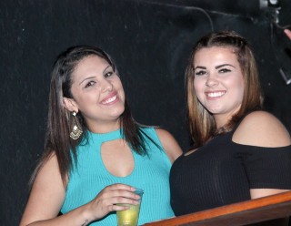 
<a style='margin-left: 5px;' class='btn btn-xs btn-social btn-facebook' href='https://www.facebook.com/sharer/sharer.php?u=https://www.galeramix.com.br/imagem/a12/800-800-90/conteudo/site_galerias/12/img1571.jpg' rel='popup' data-width='500' data-height='400'><i class='fa fa-facebook'></i>Compartilhar <span class='hidden-xs'>no Facebook</span>
</a> 
<a class='btn btn-default btn-xs' target='_blank' href='imagem/a12/800-800-90/conteudo/site_galerias/12/img1571.jpg'>
<span class='glyphicon glyphicon-cloud-download'></span> Salvar
</a>
