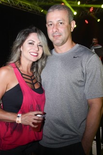 
<a style='margin-left: 5px;' class='btn btn-xs btn-social btn-facebook' href='https://www.facebook.com/sharer/sharer.php?u=https://www.galeramix.com.br/imagem/a12/800-800-90/conteudo/site_galerias/12/img1580.jpg' rel='popup' data-width='500' data-height='400'><i class='fa fa-facebook'></i>Compartilhar <span class='hidden-xs'>no Facebook</span>
</a> 
<a class='btn btn-default btn-xs' target='_blank' href='imagem/a12/800-800-90/conteudo/site_galerias/12/img1580.jpg'>
<span class='glyphicon glyphicon-cloud-download'></span> Salvar
</a>
