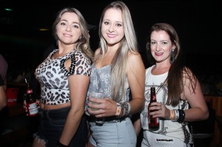 
<a style='margin-left: 5px;' class='btn btn-xs btn-social btn-facebook' href='https://www.facebook.com/sharer/sharer.php?u=https://www.galeramix.com.br/imagem/a12/800-800-90/conteudo/site_galerias/12/img1594.jpg' rel='popup' data-width='500' data-height='400'><i class='fa fa-facebook'></i>Compartilhar <span class='hidden-xs'>no Facebook</span>
</a> 
<a class='btn btn-default btn-xs' target='_blank' href='imagem/a12/800-800-90/conteudo/site_galerias/12/img1594.jpg'>
<span class='glyphicon glyphicon-cloud-download'></span> Salvar
</a>
