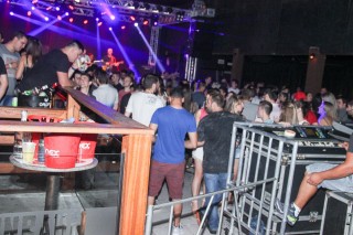 
<a style='margin-left: 5px;' class='btn btn-xs btn-social btn-facebook' href='https://www.facebook.com/sharer/sharer.php?u=https://www.galeramix.com.br/imagem/a12/800-800-90/conteudo/site_galerias/12/img1607.jpg' rel='popup' data-width='500' data-height='400'><i class='fa fa-facebook'></i>Compartilhar <span class='hidden-xs'>no Facebook</span>
</a> 
<a class='btn btn-default btn-xs' target='_blank' href='imagem/a12/800-800-90/conteudo/site_galerias/12/img1607.jpg'>
<span class='glyphicon glyphicon-cloud-download'></span> Salvar
</a>
