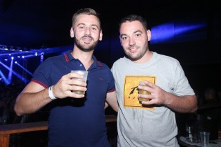 
<a style='margin-left: 5px;' class='btn btn-xs btn-social btn-facebook' href='https://www.facebook.com/sharer/sharer.php?u=https://www.galeramix.com.br/imagem/a12/800-800-90/conteudo/site_galerias/12/img1613.jpg' rel='popup' data-width='500' data-height='400'><i class='fa fa-facebook'></i>Compartilhar <span class='hidden-xs'>no Facebook</span>
</a> 
<a class='btn btn-default btn-xs' target='_blank' href='imagem/a12/800-800-90/conteudo/site_galerias/12/img1613.jpg'>
<span class='glyphicon glyphicon-cloud-download'></span> Salvar
</a>
