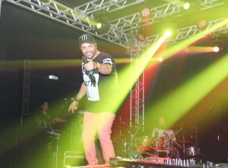 
<a style='margin-left: 5px;' class='btn btn-xs btn-social btn-facebook' href='https://www.facebook.com/sharer/sharer.php?u=https://www.galeramix.com.br/imagem/a12/800-800-90/conteudo/site_galerias/12/img1620.jpg' rel='popup' data-width='500' data-height='400'><i class='fa fa-facebook'></i>Compartilhar <span class='hidden-xs'>no Facebook</span>
</a> 
<a class='btn btn-default btn-xs' target='_blank' href='imagem/a12/800-800-90/conteudo/site_galerias/12/img1620.jpg'>
<span class='glyphicon glyphicon-cloud-download'></span> Salvar
</a>
