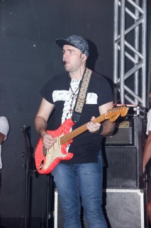 
<a style='margin-left: 5px;' class='btn btn-xs btn-social btn-facebook' href='https://www.facebook.com/sharer/sharer.php?u=https://www.galeramix.com.br/imagem/a12/800-800-90/conteudo/site_galerias/12/img1624.jpg' rel='popup' data-width='500' data-height='400'><i class='fa fa-facebook'></i>Compartilhar <span class='hidden-xs'>no Facebook</span>
</a> 
<a class='btn btn-default btn-xs' target='_blank' href='imagem/a12/800-800-90/conteudo/site_galerias/12/img1624.jpg'>
<span class='glyphicon glyphicon-cloud-download'></span> Salvar
</a>
