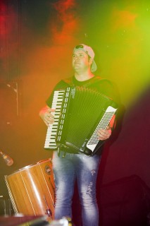 
<a style='margin-left: 5px;' class='btn btn-xs btn-social btn-facebook' href='https://www.facebook.com/sharer/sharer.php?u=https://www.galeramix.com.br/imagem/a12/800-800-90/conteudo/site_galerias/12/img1625.jpg' rel='popup' data-width='500' data-height='400'><i class='fa fa-facebook'></i>Compartilhar <span class='hidden-xs'>no Facebook</span>
</a> 
<a class='btn btn-default btn-xs' target='_blank' href='imagem/a12/800-800-90/conteudo/site_galerias/12/img1625.jpg'>
<span class='glyphicon glyphicon-cloud-download'></span> Salvar
</a>
