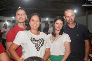 
<a style='margin-left: 5px;' class='btn btn-xs btn-social btn-facebook' href='https://www.facebook.com/sharer/sharer.php?u=https://www.galeramix.com.br/imagem/a120/800-800-90/conteudo/site_galerias/120/e-hoje-que-eu-volto-amanha-108.jpg' rel='popup' data-width='500' data-height='400'><i class='fa fa-facebook'></i>Compartilhar <span class='hidden-xs'>no Facebook</span>
</a> 
<a class='btn btn-default btn-xs' target='_blank' href='imagem/a120/800-800-90/conteudo/site_galerias/120/e-hoje-que-eu-volto-amanha-108.jpg'>
<span class='glyphicon glyphicon-cloud-download'></span> Salvar
</a>
