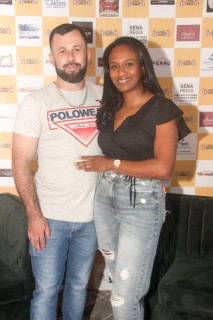 
<a style='margin-left: 5px;' class='btn btn-xs btn-social btn-facebook' href='https://www.facebook.com/sharer/sharer.php?u=https://www.galeramix.com.br/imagem/a120/800-800-90/conteudo/site_galerias/120/e-hoje-que-eu-volto-amanha-120.jpg' rel='popup' data-width='500' data-height='400'><i class='fa fa-facebook'></i>Compartilhar <span class='hidden-xs'>no Facebook</span>
</a> 
<a class='btn btn-default btn-xs' target='_blank' href='imagem/a120/800-800-90/conteudo/site_galerias/120/e-hoje-que-eu-volto-amanha-120.jpg'>
<span class='glyphicon glyphicon-cloud-download'></span> Salvar
</a>
