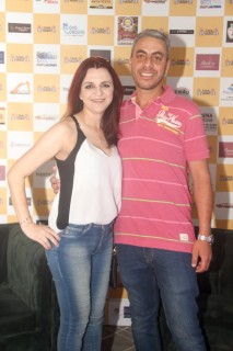 
<a style='margin-left: 5px;' class='btn btn-xs btn-social btn-facebook' href='https://www.facebook.com/sharer/sharer.php?u=https://www.galeramix.com.br/imagem/a120/800-800-90/conteudo/site_galerias/120/e-hoje-que-eu-volto-amanha-122.jpg' rel='popup' data-width='500' data-height='400'><i class='fa fa-facebook'></i>Compartilhar <span class='hidden-xs'>no Facebook</span>
</a> 
<a class='btn btn-default btn-xs' target='_blank' href='imagem/a120/800-800-90/conteudo/site_galerias/120/e-hoje-que-eu-volto-amanha-122.jpg'>
<span class='glyphicon glyphicon-cloud-download'></span> Salvar
</a>
