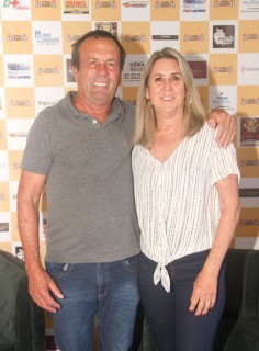 
<a style='margin-left: 5px;' class='btn btn-xs btn-social btn-facebook' href='https://www.facebook.com/sharer/sharer.php?u=https://www.galeramix.com.br/imagem/a120/800-800-90/conteudo/site_galerias/120/e-hoje-que-eu-volto-amanha-138.jpg' rel='popup' data-width='500' data-height='400'><i class='fa fa-facebook'></i>Compartilhar <span class='hidden-xs'>no Facebook</span>
</a> 
<a class='btn btn-default btn-xs' target='_blank' href='imagem/a120/800-800-90/conteudo/site_galerias/120/e-hoje-que-eu-volto-amanha-138.jpg'>
<span class='glyphicon glyphicon-cloud-download'></span> Salvar
</a>
