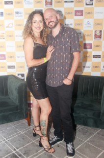 
<a style='margin-left: 5px;' class='btn btn-xs btn-social btn-facebook' href='https://www.facebook.com/sharer/sharer.php?u=https://www.galeramix.com.br/imagem/a120/800-800-90/conteudo/site_galerias/120/e-hoje-que-eu-volto-amanha-139.jpg' rel='popup' data-width='500' data-height='400'><i class='fa fa-facebook'></i>Compartilhar <span class='hidden-xs'>no Facebook</span>
</a> 
<a class='btn btn-default btn-xs' target='_blank' href='imagem/a120/800-800-90/conteudo/site_galerias/120/e-hoje-que-eu-volto-amanha-139.jpg'>
<span class='glyphicon glyphicon-cloud-download'></span> Salvar
</a>
