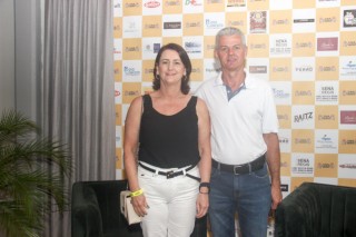 
<a style='margin-left: 5px;' class='btn btn-xs btn-social btn-facebook' href='https://www.facebook.com/sharer/sharer.php?u=https://www.galeramix.com.br/imagem/a120/800-800-90/conteudo/site_galerias/120/e-hoje-que-eu-volto-amanha-147.jpg' rel='popup' data-width='500' data-height='400'><i class='fa fa-facebook'></i>Compartilhar <span class='hidden-xs'>no Facebook</span>
</a> 
<a class='btn btn-default btn-xs' target='_blank' href='imagem/a120/800-800-90/conteudo/site_galerias/120/e-hoje-que-eu-volto-amanha-147.jpg'>
<span class='glyphicon glyphicon-cloud-download'></span> Salvar
</a>
