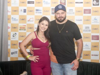 
<a style='margin-left: 5px;' class='btn btn-xs btn-social btn-facebook' href='https://www.facebook.com/sharer/sharer.php?u=https://www.galeramix.com.br/imagem/a120/800-800-90/conteudo/site_galerias/120/e-hoje-que-eu-volto-amanha-158.jpg' rel='popup' data-width='500' data-height='400'><i class='fa fa-facebook'></i>Compartilhar <span class='hidden-xs'>no Facebook</span>
</a> 
<a class='btn btn-default btn-xs' target='_blank' href='imagem/a120/800-800-90/conteudo/site_galerias/120/e-hoje-que-eu-volto-amanha-158.jpg'>
<span class='glyphicon glyphicon-cloud-download'></span> Salvar
</a>
