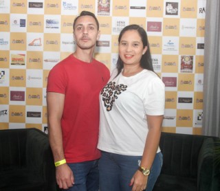 
<a style='margin-left: 5px;' class='btn btn-xs btn-social btn-facebook' href='https://www.facebook.com/sharer/sharer.php?u=https://www.galeramix.com.br/imagem/a120/800-800-90/conteudo/site_galerias/120/e-hoje-que-eu-volto-amanha-159.jpg' rel='popup' data-width='500' data-height='400'><i class='fa fa-facebook'></i>Compartilhar <span class='hidden-xs'>no Facebook</span>
</a> 
<a class='btn btn-default btn-xs' target='_blank' href='imagem/a120/800-800-90/conteudo/site_galerias/120/e-hoje-que-eu-volto-amanha-159.jpg'>
<span class='glyphicon glyphicon-cloud-download'></span> Salvar
</a>
