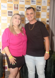 
<a style='margin-left: 5px;' class='btn btn-xs btn-social btn-facebook' href='https://www.facebook.com/sharer/sharer.php?u=https://www.galeramix.com.br/imagem/a120/800-800-90/conteudo/site_galerias/120/e-hoje-que-eu-volto-amanha-17.jpg' rel='popup' data-width='500' data-height='400'><i class='fa fa-facebook'></i>Compartilhar <span class='hidden-xs'>no Facebook</span>
</a> 
<a class='btn btn-default btn-xs' target='_blank' href='imagem/a120/800-800-90/conteudo/site_galerias/120/e-hoje-que-eu-volto-amanha-17.jpg'>
<span class='glyphicon glyphicon-cloud-download'></span> Salvar
</a>
