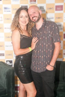 
<a style='margin-left: 5px;' class='btn btn-xs btn-social btn-facebook' href='https://www.facebook.com/sharer/sharer.php?u=https://www.galeramix.com.br/imagem/a120/800-800-90/conteudo/site_galerias/120/e-hoje-que-eu-volto-amanha-176.jpg' rel='popup' data-width='500' data-height='400'><i class='fa fa-facebook'></i>Compartilhar <span class='hidden-xs'>no Facebook</span>
</a> 
<a class='btn btn-default btn-xs' target='_blank' href='imagem/a120/800-800-90/conteudo/site_galerias/120/e-hoje-que-eu-volto-amanha-176.jpg'>
<span class='glyphicon glyphicon-cloud-download'></span> Salvar
</a>
