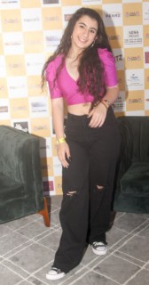 
<a style='margin-left: 5px;' class='btn btn-xs btn-social btn-facebook' href='https://www.facebook.com/sharer/sharer.php?u=https://www.galeramix.com.br/imagem/a120/800-800-90/conteudo/site_galerias/120/e-hoje-que-eu-volto-amanha-178.jpg' rel='popup' data-width='500' data-height='400'><i class='fa fa-facebook'></i>Compartilhar <span class='hidden-xs'>no Facebook</span>
</a> 
<a class='btn btn-default btn-xs' target='_blank' href='imagem/a120/800-800-90/conteudo/site_galerias/120/e-hoje-que-eu-volto-amanha-178.jpg'>
<span class='glyphicon glyphicon-cloud-download'></span> Salvar
</a>
