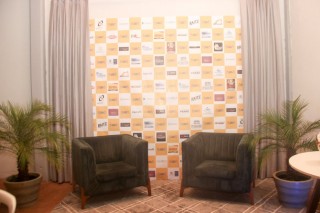 
<a style='margin-left: 5px;' class='btn btn-xs btn-social btn-facebook' href='https://www.facebook.com/sharer/sharer.php?u=https://www.galeramix.com.br/imagem/a120/800-800-90/conteudo/site_galerias/120/e-hoje-que-eu-volto-amanha-181.jpg' rel='popup' data-width='500' data-height='400'><i class='fa fa-facebook'></i>Compartilhar <span class='hidden-xs'>no Facebook</span>
</a> 
<a class='btn btn-default btn-xs' target='_blank' href='imagem/a120/800-800-90/conteudo/site_galerias/120/e-hoje-que-eu-volto-amanha-181.jpg'>
<span class='glyphicon glyphicon-cloud-download'></span> Salvar
</a>
