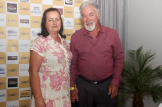 
<a style='margin-left: 5px;' class='btn btn-xs btn-social btn-facebook' href='https://www.facebook.com/sharer/sharer.php?u=https://www.galeramix.com.br/imagem/a120/800-800-90/conteudo/site_galerias/120/e-hoje-que-eu-volto-amanha-184.jpg' rel='popup' data-width='500' data-height='400'><i class='fa fa-facebook'></i>Compartilhar <span class='hidden-xs'>no Facebook</span>
</a> 
<a class='btn btn-default btn-xs' target='_blank' href='imagem/a120/800-800-90/conteudo/site_galerias/120/e-hoje-que-eu-volto-amanha-184.jpg'>
<span class='glyphicon glyphicon-cloud-download'></span> Salvar
</a>
