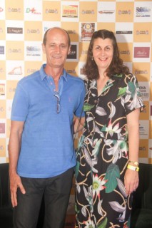 
<a style='margin-left: 5px;' class='btn btn-xs btn-social btn-facebook' href='https://www.facebook.com/sharer/sharer.php?u=https://www.galeramix.com.br/imagem/a120/800-800-90/conteudo/site_galerias/120/e-hoje-que-eu-volto-amanha-188.jpg' rel='popup' data-width='500' data-height='400'><i class='fa fa-facebook'></i>Compartilhar <span class='hidden-xs'>no Facebook</span>
</a> 
<a class='btn btn-default btn-xs' target='_blank' href='imagem/a120/800-800-90/conteudo/site_galerias/120/e-hoje-que-eu-volto-amanha-188.jpg'>
<span class='glyphicon glyphicon-cloud-download'></span> Salvar
</a>
