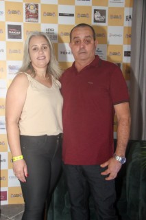 
<a style='margin-left: 5px;' class='btn btn-xs btn-social btn-facebook' href='https://www.facebook.com/sharer/sharer.php?u=https://www.galeramix.com.br/imagem/a120/800-800-90/conteudo/site_galerias/120/e-hoje-que-eu-volto-amanha-193.jpg' rel='popup' data-width='500' data-height='400'><i class='fa fa-facebook'></i>Compartilhar <span class='hidden-xs'>no Facebook</span>
</a> 
<a class='btn btn-default btn-xs' target='_blank' href='imagem/a120/800-800-90/conteudo/site_galerias/120/e-hoje-que-eu-volto-amanha-193.jpg'>
<span class='glyphicon glyphicon-cloud-download'></span> Salvar
</a>
