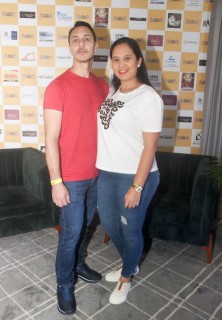 
<a style='margin-left: 5px;' class='btn btn-xs btn-social btn-facebook' href='https://www.facebook.com/sharer/sharer.php?u=https://www.galeramix.com.br/imagem/a120/800-800-90/conteudo/site_galerias/120/e-hoje-que-eu-volto-amanha-194.jpg' rel='popup' data-width='500' data-height='400'><i class='fa fa-facebook'></i>Compartilhar <span class='hidden-xs'>no Facebook</span>
</a> 
<a class='btn btn-default btn-xs' target='_blank' href='imagem/a120/800-800-90/conteudo/site_galerias/120/e-hoje-que-eu-volto-amanha-194.jpg'>
<span class='glyphicon glyphicon-cloud-download'></span> Salvar
</a>
