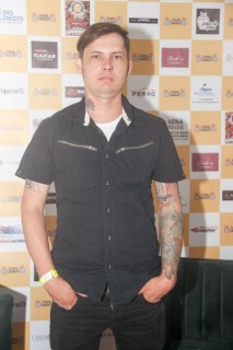 
<a style='margin-left: 5px;' class='btn btn-xs btn-social btn-facebook' href='https://www.facebook.com/sharer/sharer.php?u=https://www.galeramix.com.br/imagem/a120/800-800-90/conteudo/site_galerias/120/e-hoje-que-eu-volto-amanha-22.jpg' rel='popup' data-width='500' data-height='400'><i class='fa fa-facebook'></i>Compartilhar <span class='hidden-xs'>no Facebook</span>
</a> 
<a class='btn btn-default btn-xs' target='_blank' href='imagem/a120/800-800-90/conteudo/site_galerias/120/e-hoje-que-eu-volto-amanha-22.jpg'>
<span class='glyphicon glyphicon-cloud-download'></span> Salvar
</a>
