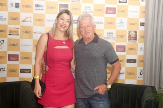 
<a style='margin-left: 5px;' class='btn btn-xs btn-social btn-facebook' href='https://www.facebook.com/sharer/sharer.php?u=https://www.galeramix.com.br/imagem/a120/800-800-90/conteudo/site_galerias/120/e-hoje-que-eu-volto-amanha-23.jpg' rel='popup' data-width='500' data-height='400'><i class='fa fa-facebook'></i>Compartilhar <span class='hidden-xs'>no Facebook</span>
</a> 
<a class='btn btn-default btn-xs' target='_blank' href='imagem/a120/800-800-90/conteudo/site_galerias/120/e-hoje-que-eu-volto-amanha-23.jpg'>
<span class='glyphicon glyphicon-cloud-download'></span> Salvar
</a>
