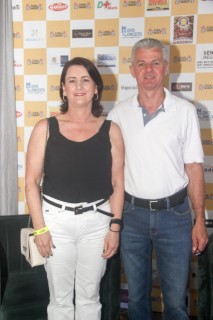 
<a style='margin-left: 5px;' class='btn btn-xs btn-social btn-facebook' href='https://www.facebook.com/sharer/sharer.php?u=https://www.galeramix.com.br/imagem/a120/800-800-90/conteudo/site_galerias/120/e-hoje-que-eu-volto-amanha-24.jpg' rel='popup' data-width='500' data-height='400'><i class='fa fa-facebook'></i>Compartilhar <span class='hidden-xs'>no Facebook</span>
</a> 
<a class='btn btn-default btn-xs' target='_blank' href='imagem/a120/800-800-90/conteudo/site_galerias/120/e-hoje-que-eu-volto-amanha-24.jpg'>
<span class='glyphicon glyphicon-cloud-download'></span> Salvar
</a>
