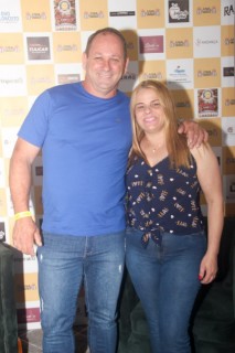 
<a style='margin-left: 5px;' class='btn btn-xs btn-social btn-facebook' href='https://www.facebook.com/sharer/sharer.php?u=https://www.galeramix.com.br/imagem/a120/800-800-90/conteudo/site_galerias/120/e-hoje-que-eu-volto-amanha-32.jpg' rel='popup' data-width='500' data-height='400'><i class='fa fa-facebook'></i>Compartilhar <span class='hidden-xs'>no Facebook</span>
</a> 
<a class='btn btn-default btn-xs' target='_blank' href='imagem/a120/800-800-90/conteudo/site_galerias/120/e-hoje-que-eu-volto-amanha-32.jpg'>
<span class='glyphicon glyphicon-cloud-download'></span> Salvar
</a>
