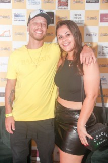 
<a style='margin-left: 5px;' class='btn btn-xs btn-social btn-facebook' href='https://www.facebook.com/sharer/sharer.php?u=https://www.galeramix.com.br/imagem/a120/800-800-90/conteudo/site_galerias/120/e-hoje-que-eu-volto-amanha-41.jpg' rel='popup' data-width='500' data-height='400'><i class='fa fa-facebook'></i>Compartilhar <span class='hidden-xs'>no Facebook</span>
</a> 
<a class='btn btn-default btn-xs' target='_blank' href='imagem/a120/800-800-90/conteudo/site_galerias/120/e-hoje-que-eu-volto-amanha-41.jpg'>
<span class='glyphicon glyphicon-cloud-download'></span> Salvar
</a>
