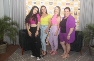 
<a style='margin-left: 5px;' class='btn btn-xs btn-social btn-facebook' href='https://www.facebook.com/sharer/sharer.php?u=https://www.galeramix.com.br/imagem/a120/800-800-90/conteudo/site_galerias/120/e-hoje-que-eu-volto-amanha-52.jpg' rel='popup' data-width='500' data-height='400'><i class='fa fa-facebook'></i>Compartilhar <span class='hidden-xs'>no Facebook</span>
</a> 
<a class='btn btn-default btn-xs' target='_blank' href='imagem/a120/800-800-90/conteudo/site_galerias/120/e-hoje-que-eu-volto-amanha-52.jpg'>
<span class='glyphicon glyphicon-cloud-download'></span> Salvar
</a>
