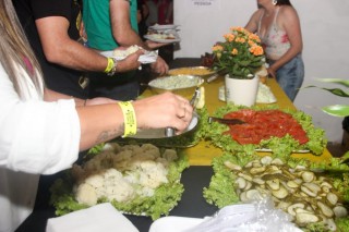 
<a style='margin-left: 5px;' class='btn btn-xs btn-social btn-facebook' href='https://www.facebook.com/sharer/sharer.php?u=https://www.galeramix.com.br/imagem/a120/800-800-90/conteudo/site_galerias/120/e-hoje-que-eu-volto-amanha-77.jpg' rel='popup' data-width='500' data-height='400'><i class='fa fa-facebook'></i>Compartilhar <span class='hidden-xs'>no Facebook</span>
</a> 
<a class='btn btn-default btn-xs' target='_blank' href='imagem/a120/800-800-90/conteudo/site_galerias/120/e-hoje-que-eu-volto-amanha-77.jpg'>
<span class='glyphicon glyphicon-cloud-download'></span> Salvar
</a>
