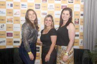 
<a style='margin-left: 5px;' class='btn btn-xs btn-social btn-facebook' href='https://www.facebook.com/sharer/sharer.php?u=https://www.galeramix.com.br/imagem/a120/800-800-90/conteudo/site_galerias/120/e-hoje-que-eu-volto-amanha-78.jpg' rel='popup' data-width='500' data-height='400'><i class='fa fa-facebook'></i>Compartilhar <span class='hidden-xs'>no Facebook</span>
</a> 
<a class='btn btn-default btn-xs' target='_blank' href='imagem/a120/800-800-90/conteudo/site_galerias/120/e-hoje-que-eu-volto-amanha-78.jpg'>
<span class='glyphicon glyphicon-cloud-download'></span> Salvar
</a>
