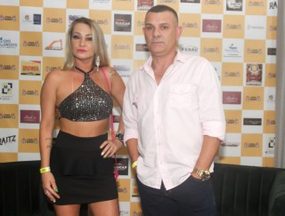 
<a style='margin-left: 5px;' class='btn btn-xs btn-social btn-facebook' href='https://www.facebook.com/sharer/sharer.php?u=https://www.galeramix.com.br/imagem/a120/800-800-90/conteudo/site_galerias/120/e-hoje-que-eu-volto-amanha-87.jpg' rel='popup' data-width='500' data-height='400'><i class='fa fa-facebook'></i>Compartilhar <span class='hidden-xs'>no Facebook</span>
</a> 
<a class='btn btn-default btn-xs' target='_blank' href='imagem/a120/800-800-90/conteudo/site_galerias/120/e-hoje-que-eu-volto-amanha-87.jpg'>
<span class='glyphicon glyphicon-cloud-download'></span> Salvar
</a>
