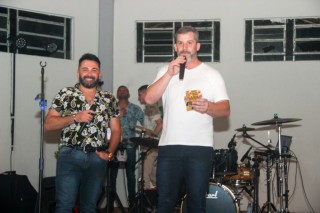 
<a style='margin-left: 5px;' class='btn btn-xs btn-social btn-facebook' href='https://www.facebook.com/sharer/sharer.php?u=https://www.galeramix.com.br/imagem/a120/800-800-90/conteudo/site_galerias/120/e-hoje-que-eu-volto-amanha-95.jpg' rel='popup' data-width='500' data-height='400'><i class='fa fa-facebook'></i>Compartilhar <span class='hidden-xs'>no Facebook</span>
</a> 
<a class='btn btn-default btn-xs' target='_blank' href='imagem/a120/800-800-90/conteudo/site_galerias/120/e-hoje-que-eu-volto-amanha-95.jpg'>
<span class='glyphicon glyphicon-cloud-download'></span> Salvar
</a>
