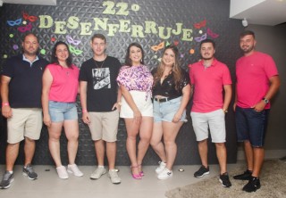 
<a style='margin-left: 5px;' class='btn btn-xs btn-social btn-facebook' href='https://www.facebook.com/sharer/sharer.php?u=https://www.galeramix.com.br/imagem/a128/800-800-90/conteudo/site_galerias/128/desenferruje-baile-de-carnaval-de-casais-em-tijucas-108.jpg' rel='popup' data-width='500' data-height='400'><i class='fa fa-facebook'></i>Compartilhar <span class='hidden-xs'>no Facebook</span>
</a> 
<a class='btn btn-default btn-xs' target='_blank' href='imagem/a128/800-800-90/conteudo/site_galerias/128/desenferruje-baile-de-carnaval-de-casais-em-tijucas-108.jpg'>
<span class='glyphicon glyphicon-cloud-download'></span> Salvar
</a>
