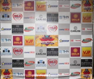 
<a style='margin-left: 5px;' class='btn btn-xs btn-social btn-facebook' href='https://www.facebook.com/sharer/sharer.php?u=https://www.galeramix.com.br/imagem/a128/800-800-90/conteudo/site_galerias/128/desenferruje-baile-de-carnaval-de-casais-em-tijucas-13.jpg' rel='popup' data-width='500' data-height='400'><i class='fa fa-facebook'></i>Compartilhar <span class='hidden-xs'>no Facebook</span>
</a> 
<a class='btn btn-default btn-xs' target='_blank' href='imagem/a128/800-800-90/conteudo/site_galerias/128/desenferruje-baile-de-carnaval-de-casais-em-tijucas-13.jpg'>
<span class='glyphicon glyphicon-cloud-download'></span> Salvar
</a>
