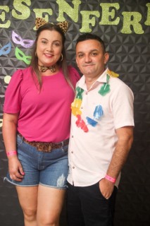 
<a style='margin-left: 5px;' class='btn btn-xs btn-social btn-facebook' href='https://www.facebook.com/sharer/sharer.php?u=https://www.galeramix.com.br/imagem/a128/800-800-90/conteudo/site_galerias/128/desenferruje-baile-de-carnaval-de-casais-em-tijucas-130.jpg' rel='popup' data-width='500' data-height='400'><i class='fa fa-facebook'></i>Compartilhar <span class='hidden-xs'>no Facebook</span>
</a> 
<a class='btn btn-default btn-xs' target='_blank' href='imagem/a128/800-800-90/conteudo/site_galerias/128/desenferruje-baile-de-carnaval-de-casais-em-tijucas-130.jpg'>
<span class='glyphicon glyphicon-cloud-download'></span> Salvar
</a>
