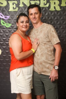 
<a style='margin-left: 5px;' class='btn btn-xs btn-social btn-facebook' href='https://www.facebook.com/sharer/sharer.php?u=https://www.galeramix.com.br/imagem/a128/800-800-90/conteudo/site_galerias/128/desenferruje-baile-de-carnaval-de-casais-em-tijucas-139.jpg' rel='popup' data-width='500' data-height='400'><i class='fa fa-facebook'></i>Compartilhar <span class='hidden-xs'>no Facebook</span>
</a> 
<a class='btn btn-default btn-xs' target='_blank' href='imagem/a128/800-800-90/conteudo/site_galerias/128/desenferruje-baile-de-carnaval-de-casais-em-tijucas-139.jpg'>
<span class='glyphicon glyphicon-cloud-download'></span> Salvar
</a>
