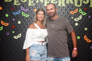 
<a style='margin-left: 5px;' class='btn btn-xs btn-social btn-facebook' href='https://www.facebook.com/sharer/sharer.php?u=https://www.galeramix.com.br/imagem/a128/800-800-90/conteudo/site_galerias/128/desenferruje-baile-de-carnaval-de-casais-em-tijucas-141.jpg' rel='popup' data-width='500' data-height='400'><i class='fa fa-facebook'></i>Compartilhar <span class='hidden-xs'>no Facebook</span>
</a> 
<a class='btn btn-default btn-xs' target='_blank' href='imagem/a128/800-800-90/conteudo/site_galerias/128/desenferruje-baile-de-carnaval-de-casais-em-tijucas-141.jpg'>
<span class='glyphicon glyphicon-cloud-download'></span> Salvar
</a>
