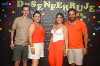 
<a style='margin-left: 5px;' class='btn btn-xs btn-social btn-facebook' href='https://www.facebook.com/sharer/sharer.php?u=https://www.galeramix.com.br/imagem/a128/800-800-90/conteudo/site_galerias/128/desenferruje-baile-de-carnaval-de-casais-em-tijucas-155.jpg' rel='popup' data-width='500' data-height='400'><i class='fa fa-facebook'></i>Compartilhar <span class='hidden-xs'>no Facebook</span>
</a> 
<a class='btn btn-default btn-xs' target='_blank' href='imagem/a128/800-800-90/conteudo/site_galerias/128/desenferruje-baile-de-carnaval-de-casais-em-tijucas-155.jpg'>
<span class='glyphicon glyphicon-cloud-download'></span> Salvar
</a>
