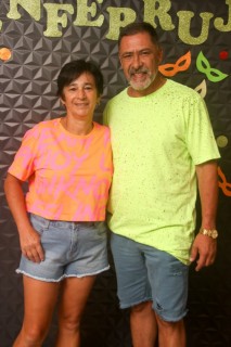 
<a style='margin-left: 5px;' class='btn btn-xs btn-social btn-facebook' href='https://www.facebook.com/sharer/sharer.php?u=https://www.galeramix.com.br/imagem/a128/800-800-90/conteudo/site_galerias/128/desenferruje-baile-de-carnaval-de-casais-em-tijucas-169.jpg' rel='popup' data-width='500' data-height='400'><i class='fa fa-facebook'></i>Compartilhar <span class='hidden-xs'>no Facebook</span>
</a> 
<a class='btn btn-default btn-xs' target='_blank' href='imagem/a128/800-800-90/conteudo/site_galerias/128/desenferruje-baile-de-carnaval-de-casais-em-tijucas-169.jpg'>
<span class='glyphicon glyphicon-cloud-download'></span> Salvar
</a>
