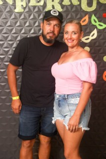 
<a style='margin-left: 5px;' class='btn btn-xs btn-social btn-facebook' href='https://www.facebook.com/sharer/sharer.php?u=https://www.galeramix.com.br/imagem/a128/800-800-90/conteudo/site_galerias/128/desenferruje-baile-de-carnaval-de-casais-em-tijucas-174.jpg' rel='popup' data-width='500' data-height='400'><i class='fa fa-facebook'></i>Compartilhar <span class='hidden-xs'>no Facebook</span>
</a> 
<a class='btn btn-default btn-xs' target='_blank' href='imagem/a128/800-800-90/conteudo/site_galerias/128/desenferruje-baile-de-carnaval-de-casais-em-tijucas-174.jpg'>
<span class='glyphicon glyphicon-cloud-download'></span> Salvar
</a>
