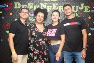 
<a style='margin-left: 5px;' class='btn btn-xs btn-social btn-facebook' href='https://www.facebook.com/sharer/sharer.php?u=https://www.galeramix.com.br/imagem/a128/800-800-90/conteudo/site_galerias/128/desenferruje-baile-de-carnaval-de-casais-em-tijucas-180.jpg' rel='popup' data-width='500' data-height='400'><i class='fa fa-facebook'></i>Compartilhar <span class='hidden-xs'>no Facebook</span>
</a> 
<a class='btn btn-default btn-xs' target='_blank' href='imagem/a128/800-800-90/conteudo/site_galerias/128/desenferruje-baile-de-carnaval-de-casais-em-tijucas-180.jpg'>
<span class='glyphicon glyphicon-cloud-download'></span> Salvar
</a>
