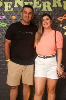 
<a style='margin-left: 5px;' class='btn btn-xs btn-social btn-facebook' href='https://www.facebook.com/sharer/sharer.php?u=https://www.galeramix.com.br/imagem/a128/800-800-90/conteudo/site_galerias/128/desenferruje-baile-de-carnaval-de-casais-em-tijucas-183.jpg' rel='popup' data-width='500' data-height='400'><i class='fa fa-facebook'></i>Compartilhar <span class='hidden-xs'>no Facebook</span>
</a> 
<a class='btn btn-default btn-xs' target='_blank' href='imagem/a128/800-800-90/conteudo/site_galerias/128/desenferruje-baile-de-carnaval-de-casais-em-tijucas-183.jpg'>
<span class='glyphicon glyphicon-cloud-download'></span> Salvar
</a>
