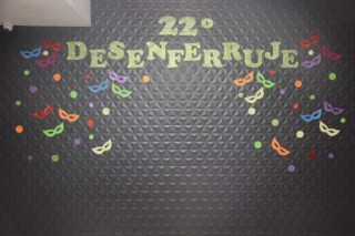 
<a style='margin-left: 5px;' class='btn btn-xs btn-social btn-facebook' href='https://www.facebook.com/sharer/sharer.php?u=https://www.galeramix.com.br/imagem/a128/800-800-90/conteudo/site_galerias/128/desenferruje-baile-de-carnaval-de-casais-em-tijucas-200.jpg' rel='popup' data-width='500' data-height='400'><i class='fa fa-facebook'></i>Compartilhar <span class='hidden-xs'>no Facebook</span>
</a> 
<a class='btn btn-default btn-xs' target='_blank' href='imagem/a128/800-800-90/conteudo/site_galerias/128/desenferruje-baile-de-carnaval-de-casais-em-tijucas-200.jpg'>
<span class='glyphicon glyphicon-cloud-download'></span> Salvar
</a>
